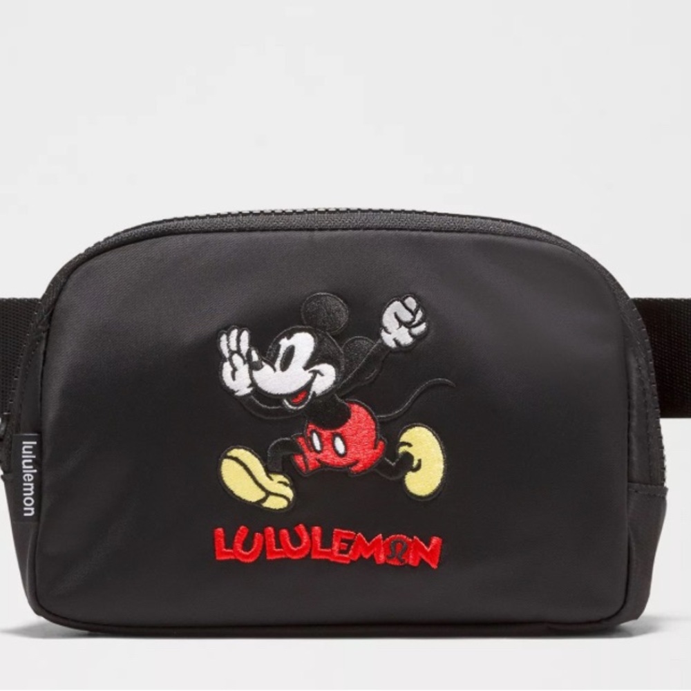 Disney x Lululemon Everywhere Belt Bag Long Strap 1L Mickey in Motion BNWT